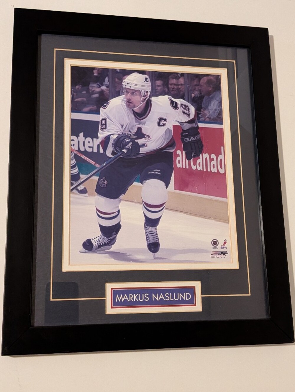 Framed Wall Art - Black Matted Hockey Print (Black)